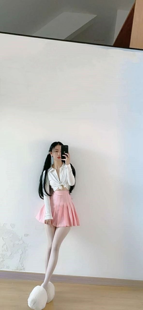 俏妞qiaoniuTT – 粉色JK白丝【6P】